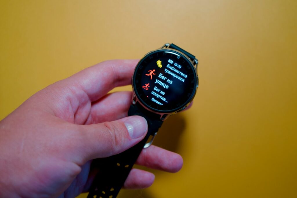 Smart Fitness Tracker Watch